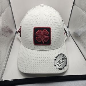 Live Lucky Arkansas Razorbacks Hat Fitted S/M WHITE With RED Clover